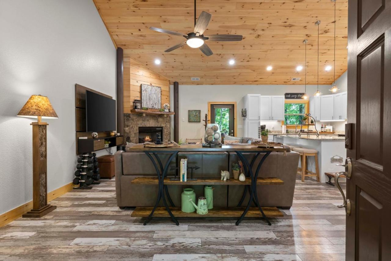 Stunning Views, Superb Atmosphere, Modern Amenities, In The Middle Of Nature Bryson City Exterior photo